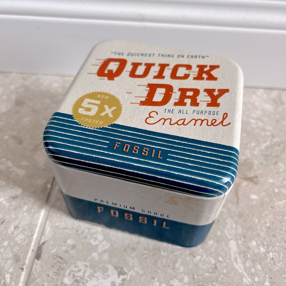 ⚡️2/$15⚡️2011 Fossil tin